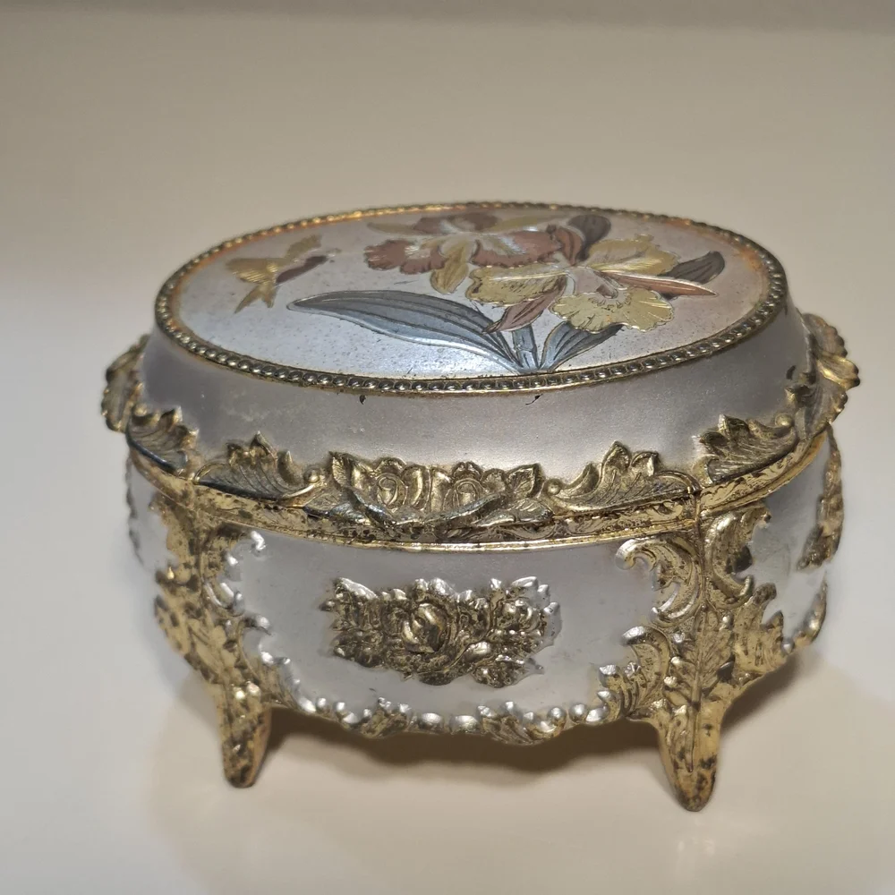🕊Vintage Gold & Silver Hummingbird Flower Etched Footed Jewelry Trinket Box